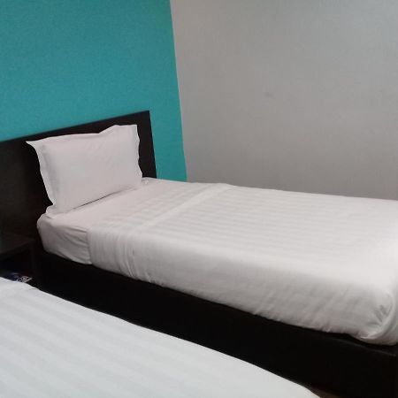 Clover Hotel Ипох Екстериор снимка